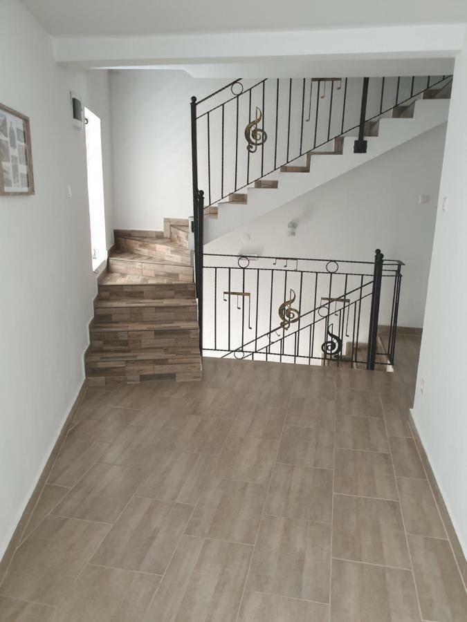 Casa Sky Apartment Orsova Exterior photo